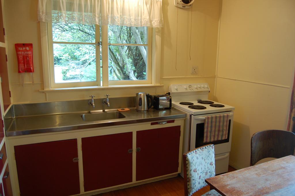 Wheatly Downs Farmstay And Backpackers Hawera Extérieur photo