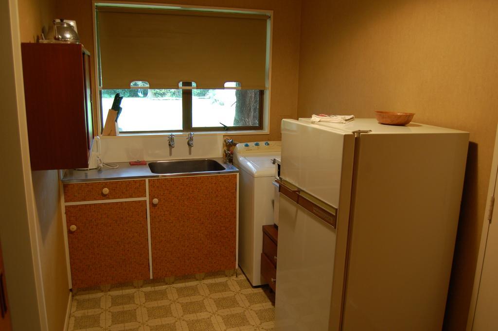 Wheatly Downs Farmstay And Backpackers Hawera Extérieur photo