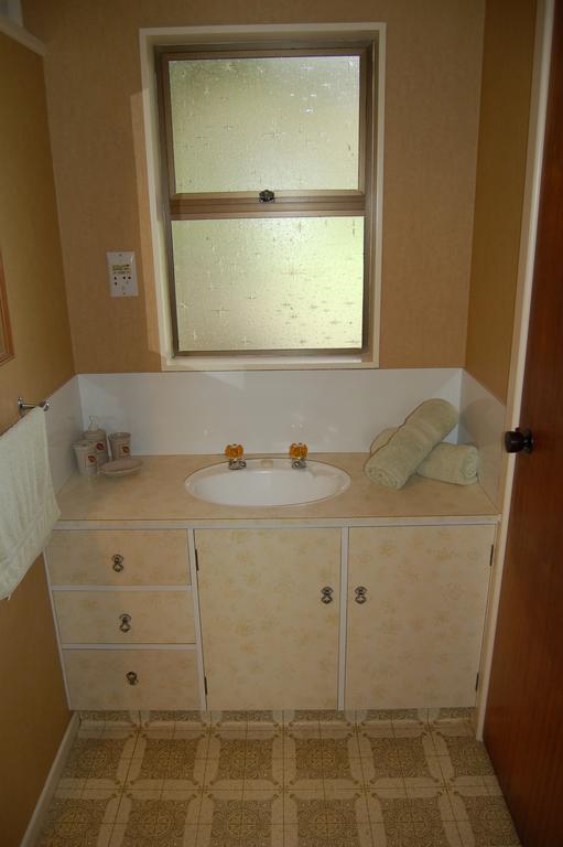 Wheatly Downs Farmstay And Backpackers Hawera Extérieur photo