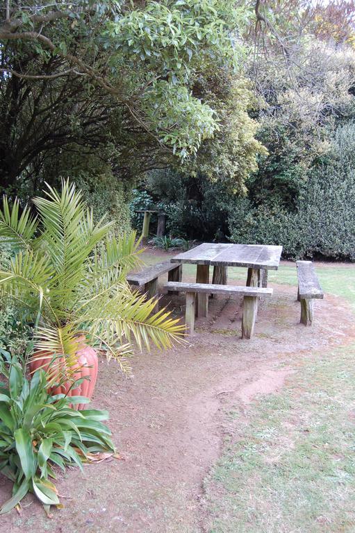 Wheatly Downs Farmstay And Backpackers Hawera Extérieur photo