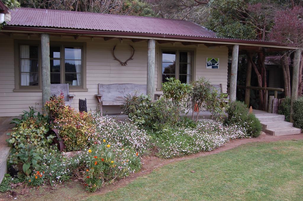 Wheatly Downs Farmstay And Backpackers Hawera Extérieur photo