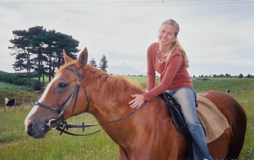 Wheatly Downs Farmstay And Backpackers Hawera Extérieur photo