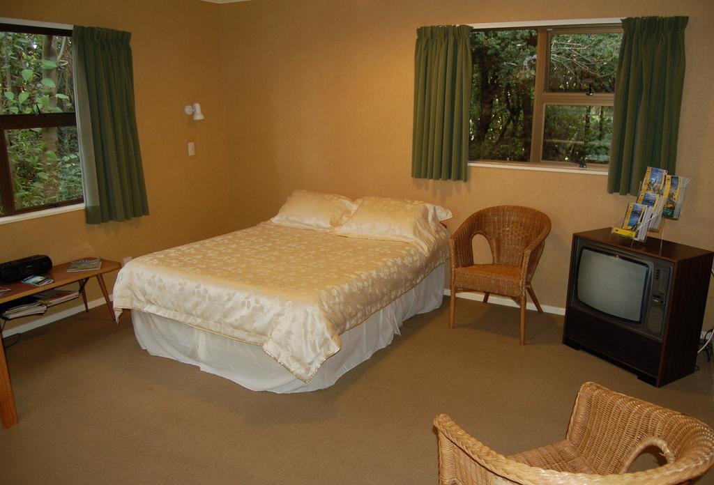 Wheatly Downs Farmstay And Backpackers Hawera Extérieur photo